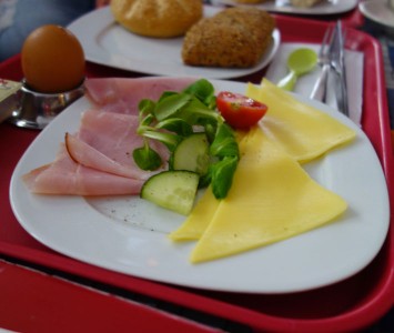 Frühstücken im phil in Wien