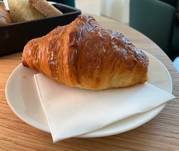Frühstück im Kelsen Bistro im Parlament in Wien