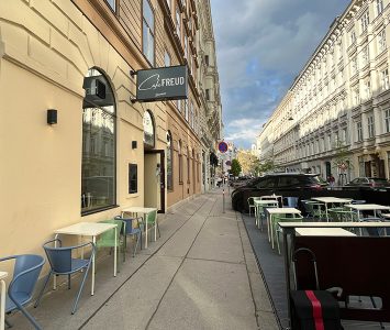 Frühstück im Café Freud in Wien